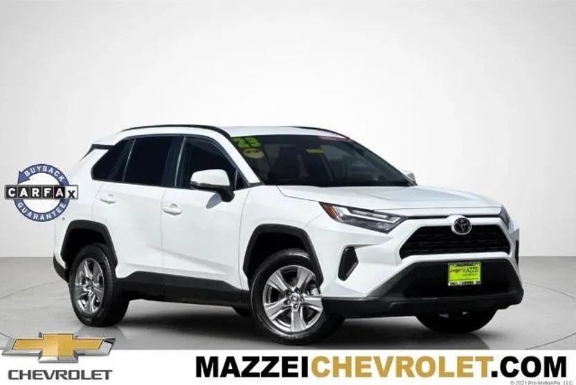 2023 Toyota RAV4 XLE photo 1