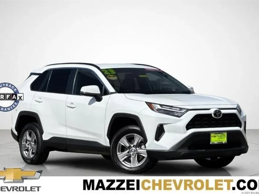 2023 Toyota RAV4 XLE photo 1