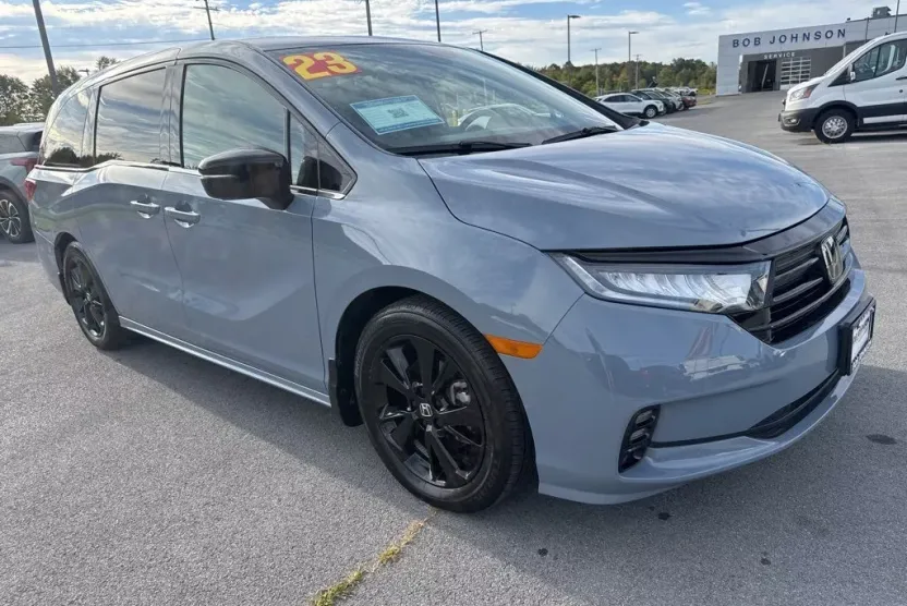 2023 Honda Odyssey Sport photo 1