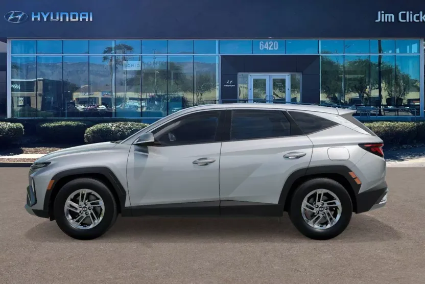 2026 Hyundai Tucson SE photo 1