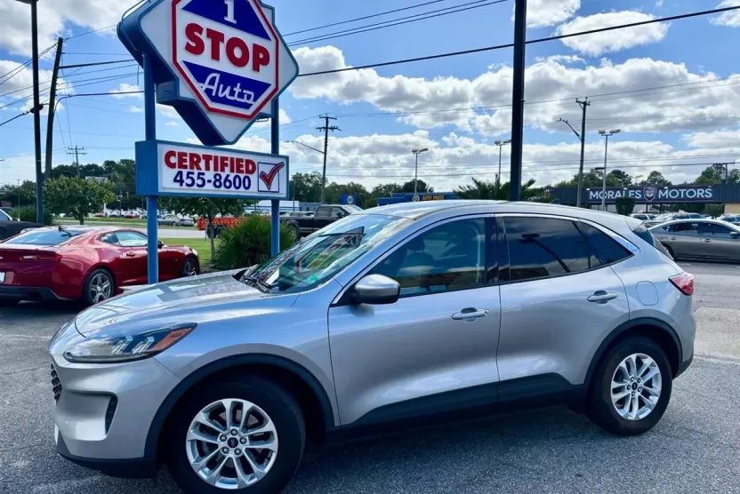 2021 Ford Escape SE Sport photo 1