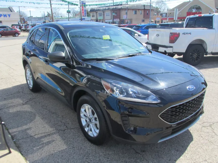 2022 Ford Escape SE photo 1