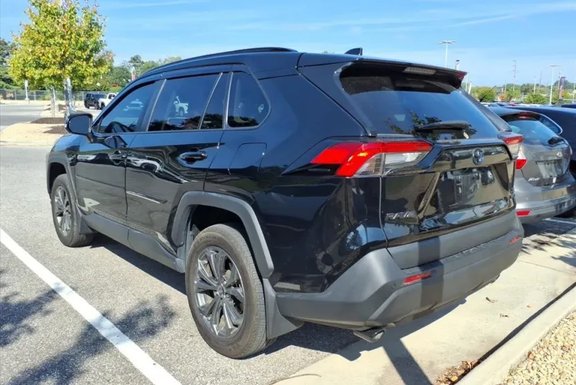 2023 Toyota RAV4 Hybrid XLE Premium photo 1
