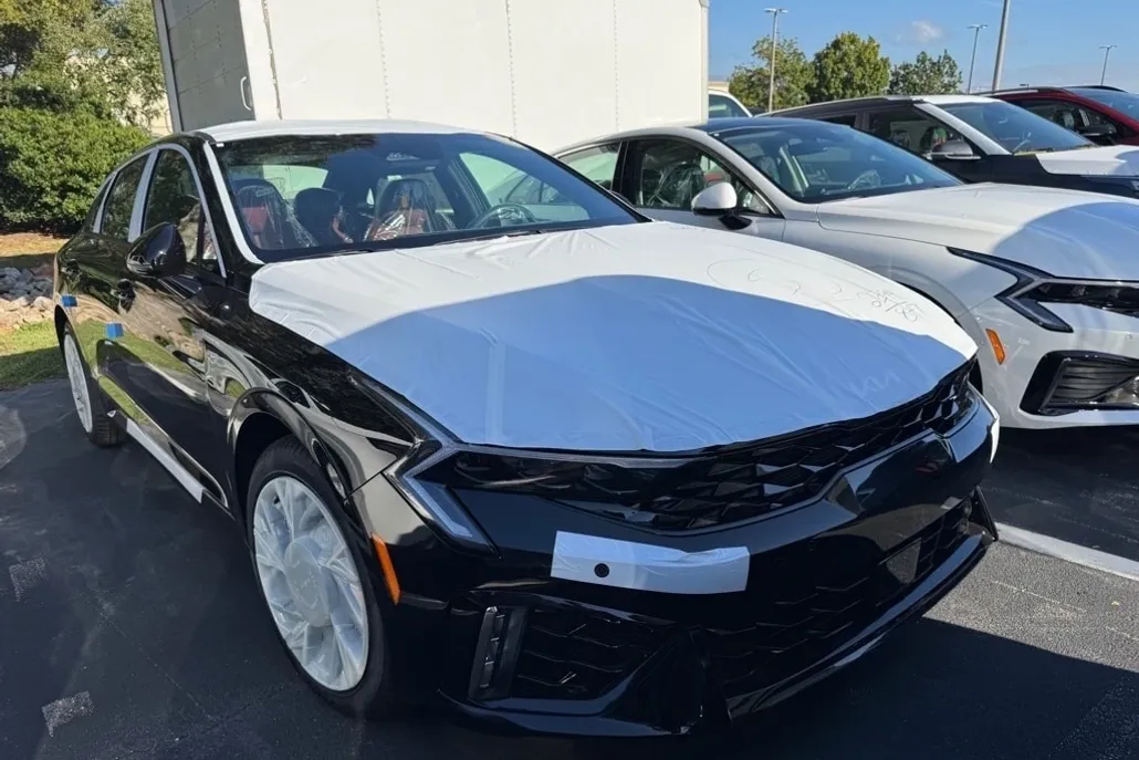 2026 Kia K5 GT-Line photo 1