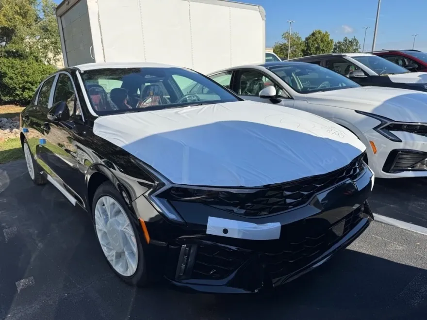 2026 Kia K5 GT-Line photo 1
