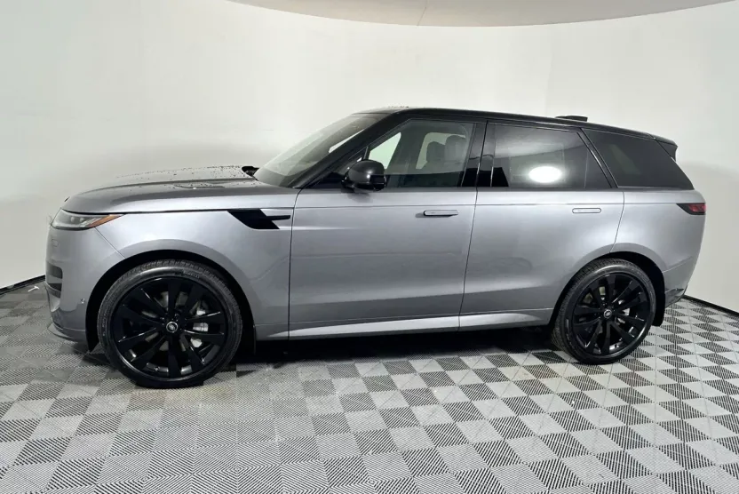 2025 Land Rover Range Rover Sport SE photo 1