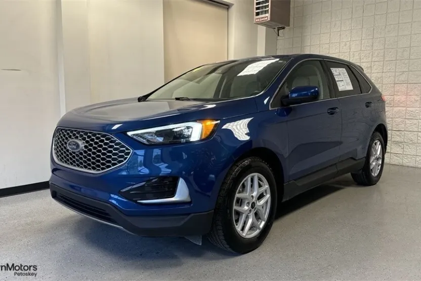 2024 Ford Edge SEL photo 1
