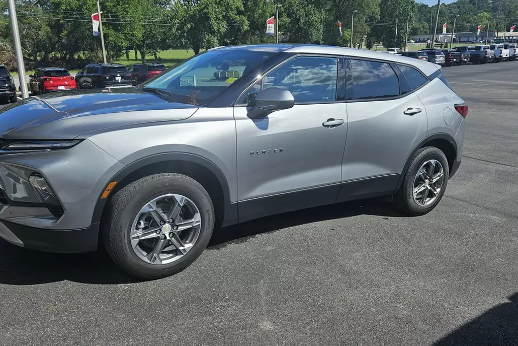 2023 Chevrolet Blazer 2LT photo 1