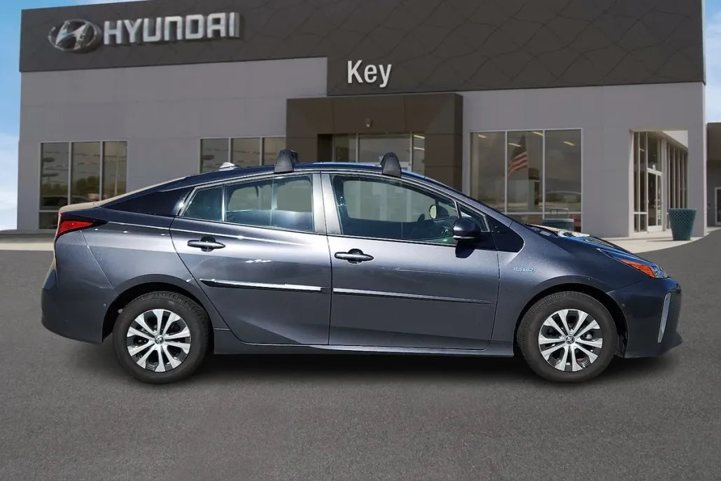 2020 Toyota Prius XLE AWD-e photo 1