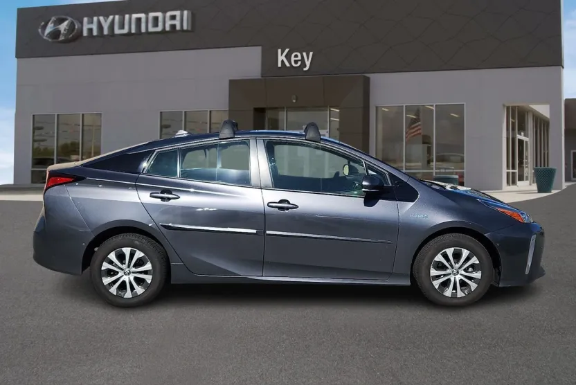 2020 Toyota Prius XLE AWD-e photo 1