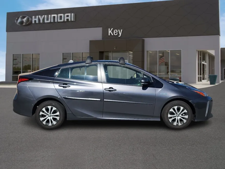 2020 Toyota Prius XLE AWD-e photo 1
