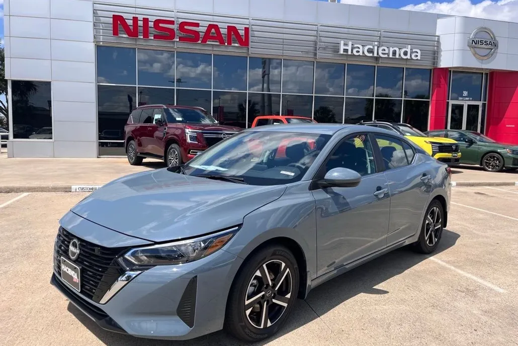 2025 Nissan Sentra SV photo 1