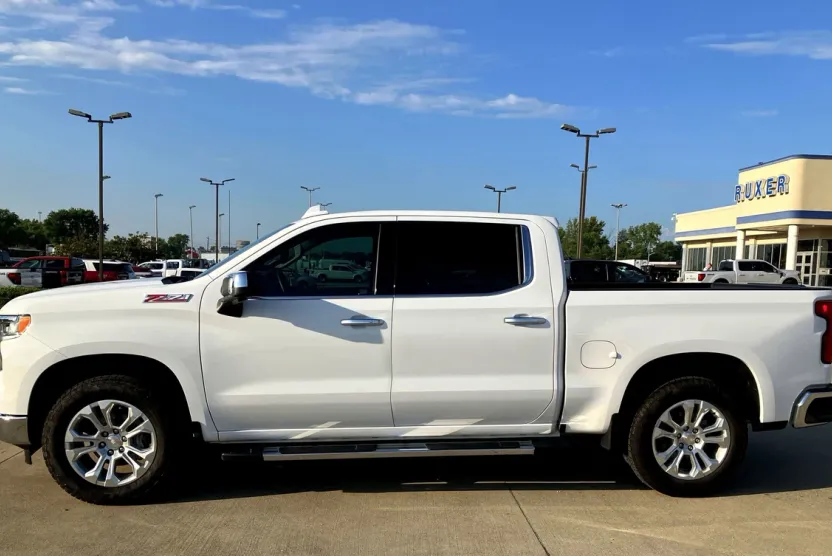 2024 Chevrolet Silverado 1500 LTZ photo 1