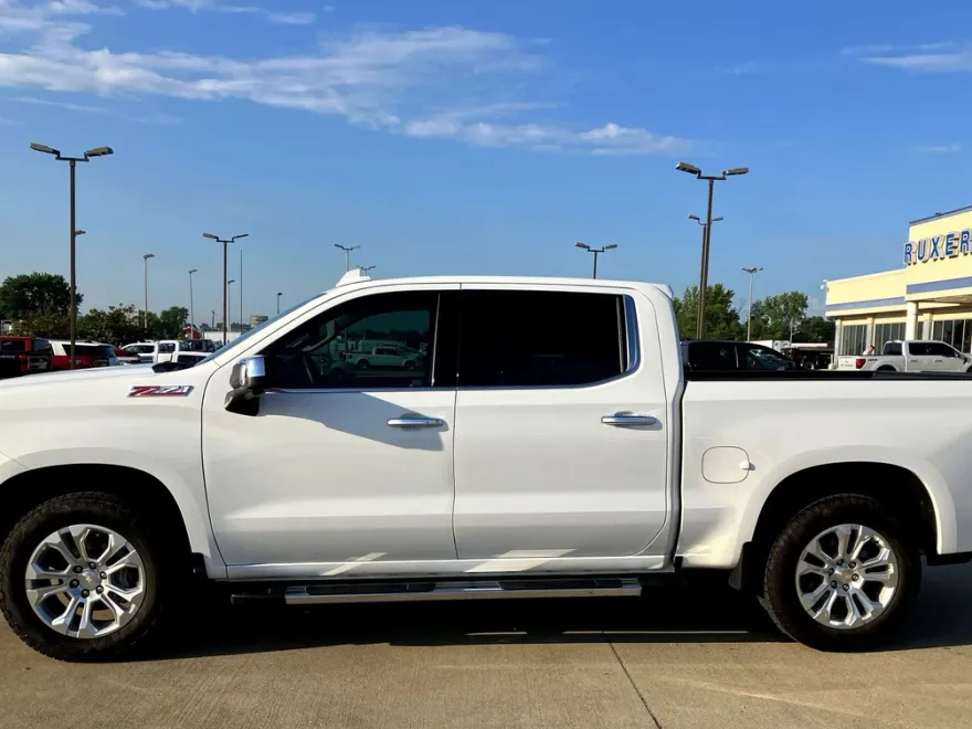 2024 Chevrolet Silverado 1500 LTZ photo 1