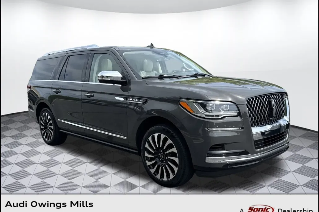 2022 Lincoln Navigator Black Label photo 1