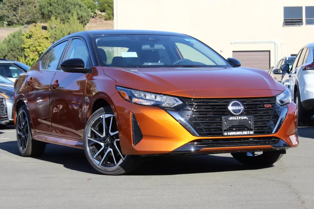 2025 Nissan Sentra SR photo 1