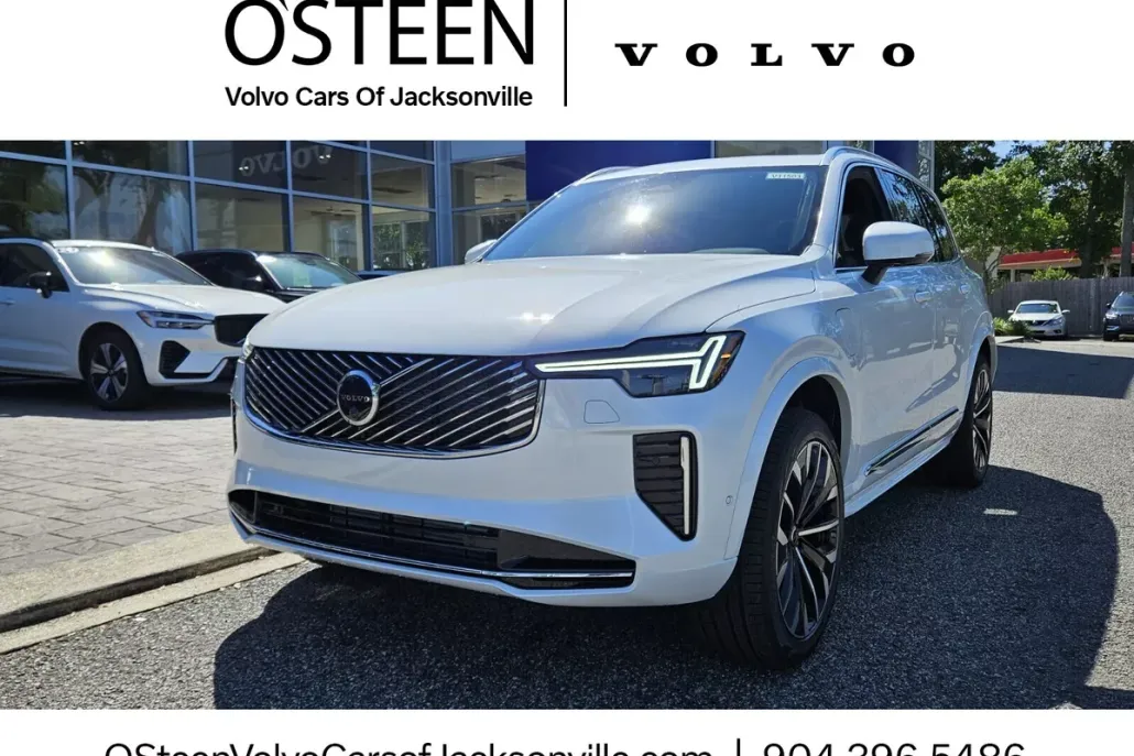 2025 Volvo XC90 T8 Plus photo 1