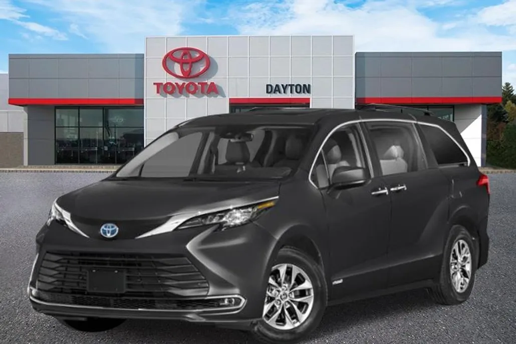 2025 Toyota Sienna XLE photo 1
