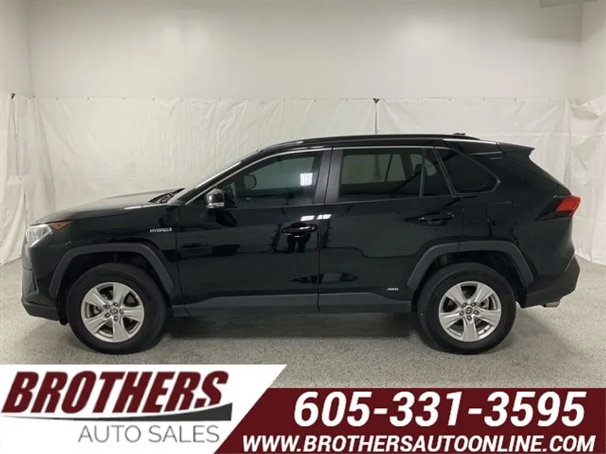 2021 Toyota RAV4 Hybrid XLE photo 1