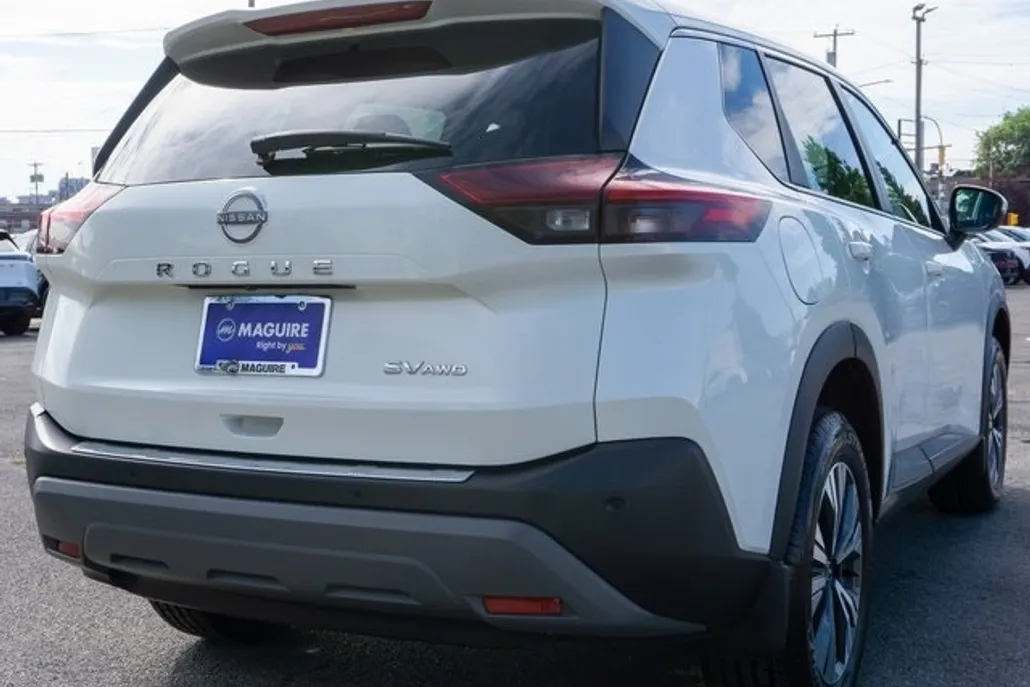 2022 Nissan Rogue SV photo 1