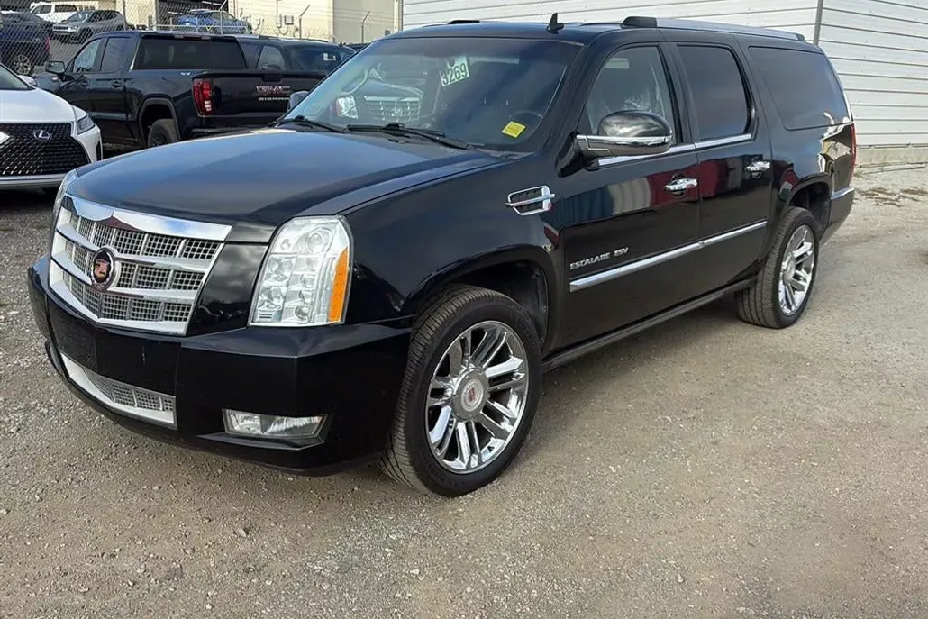 2013 Cadillac Escalade ESV Platinum photo 1