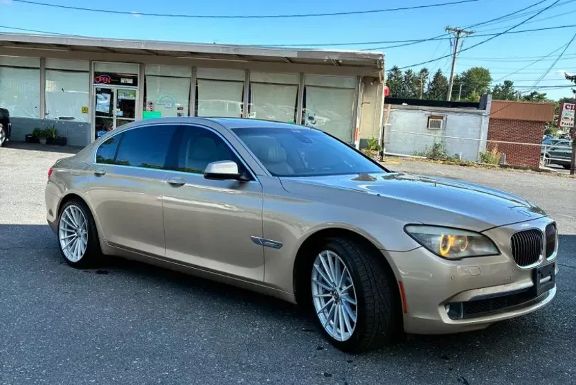 2011 Bmw 750Li 7-Series photo 1