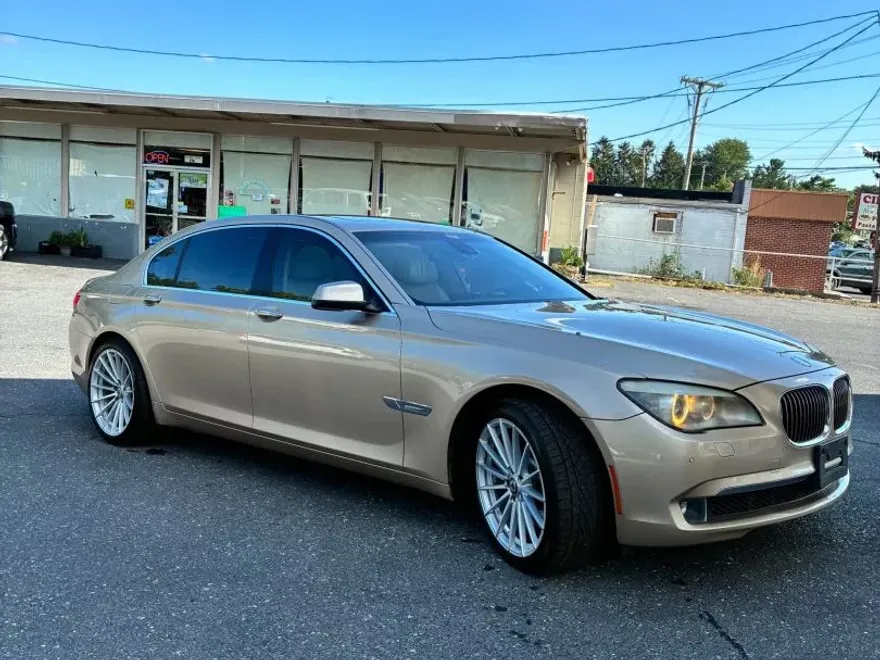 2011 Bmw 750Li 7-Series photo 1