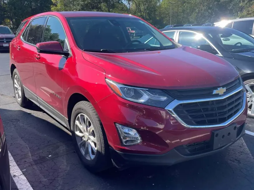 2020 Chevrolet Equinox LT photo 1