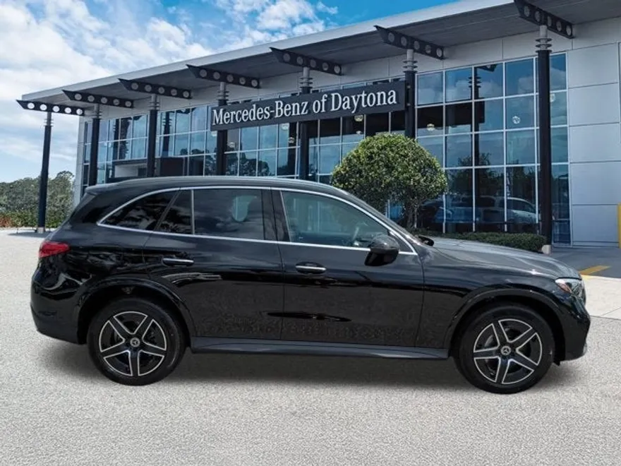 2026 Mercedes Benz GLC 300 photo 1