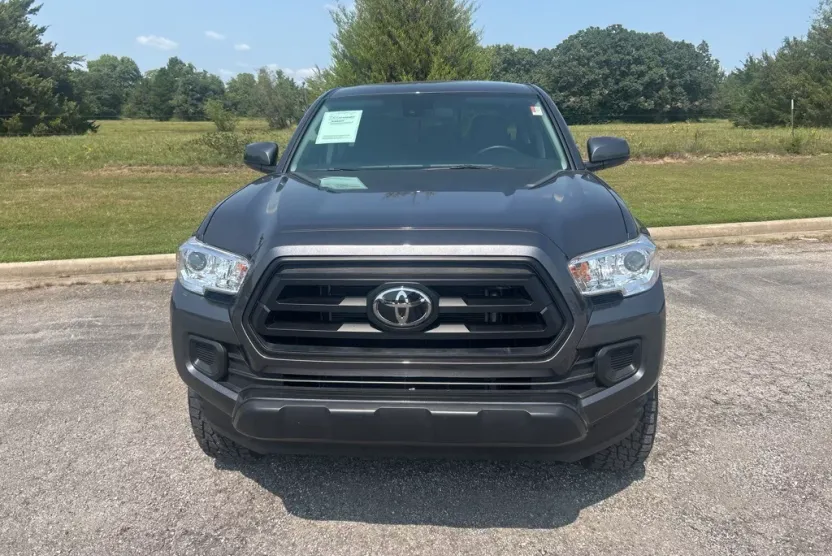 2023 Toyota Tacoma TRD Off-Road photo 1