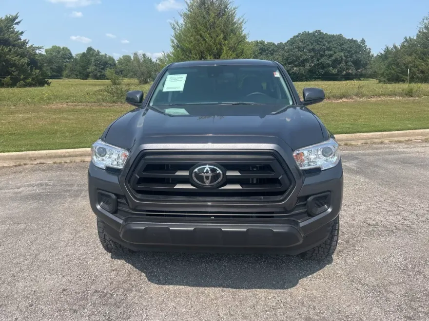 2023 Toyota Tacoma TRD Off-Road photo 1