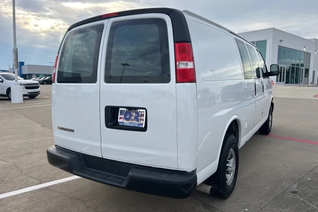 2023 Chevrolet Express 2500 Work Van Cargo photo 1