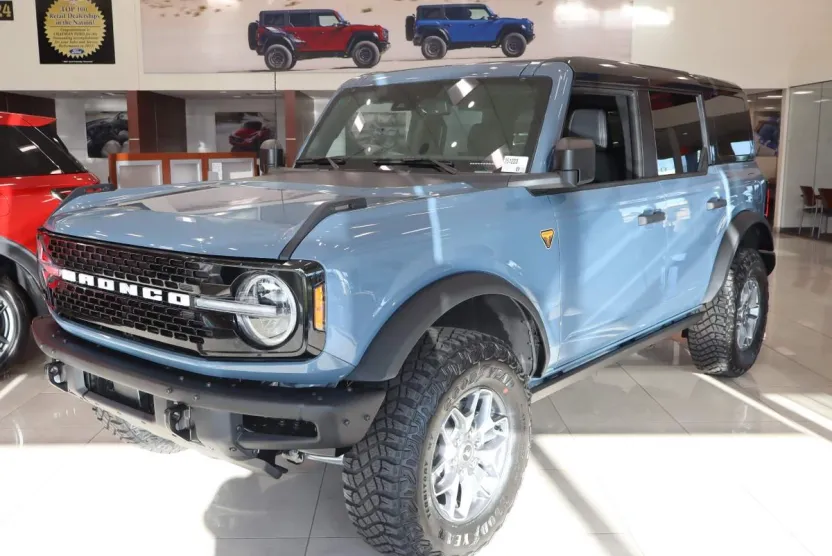 2025 Ford Bronco Badlands photo 1