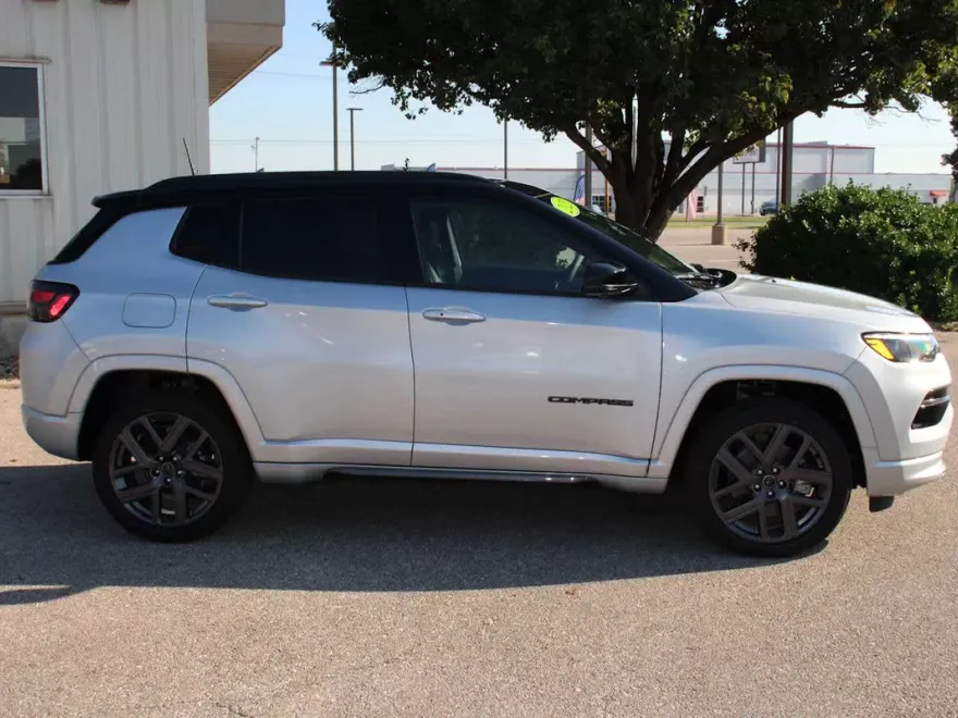 2025 Jeep Compass Limited photo 1