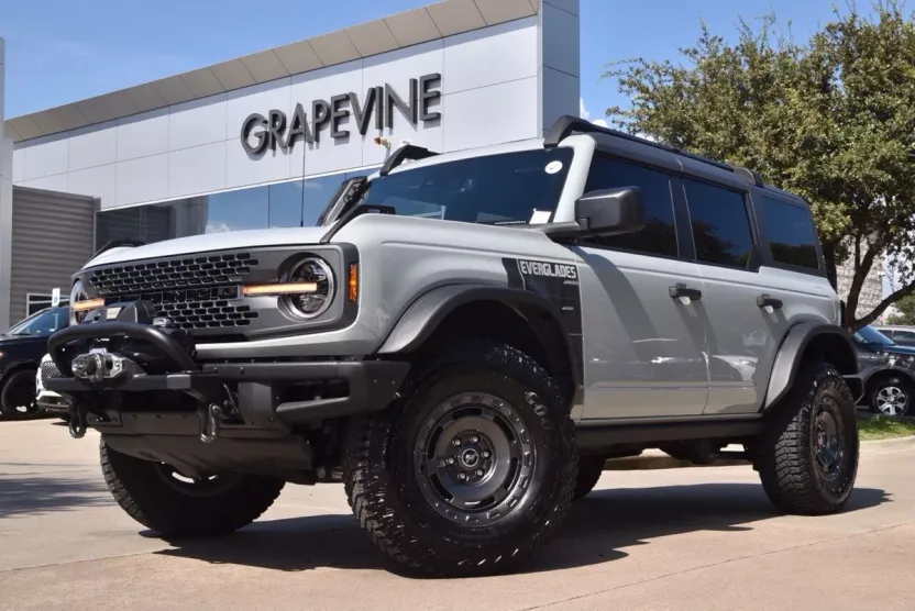 2024 Ford Bronco Everglades photo 1