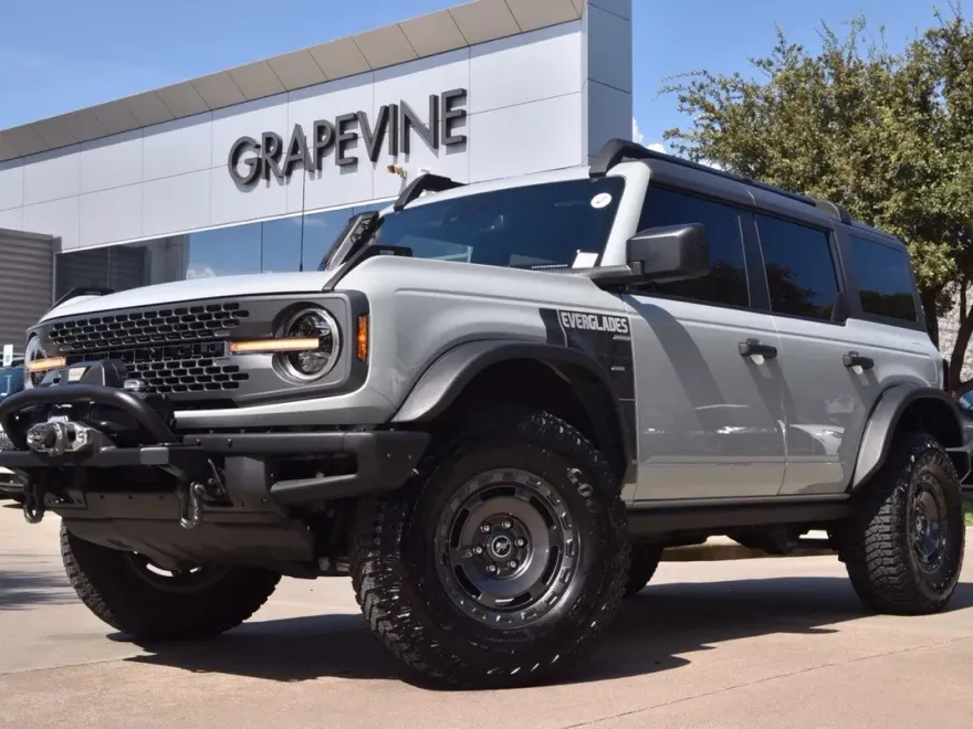2024 Ford Bronco Everglades photo 1