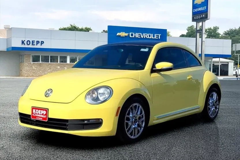 2013 Volkswagen Beetle 2.5L photo 1