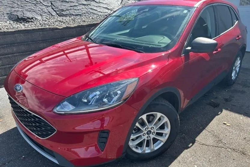 2022 Ford Escape SE photo 1