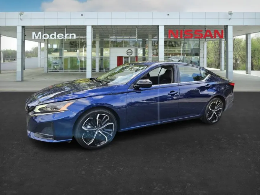 2024 Nissan Altima 2.5 SR photo 1