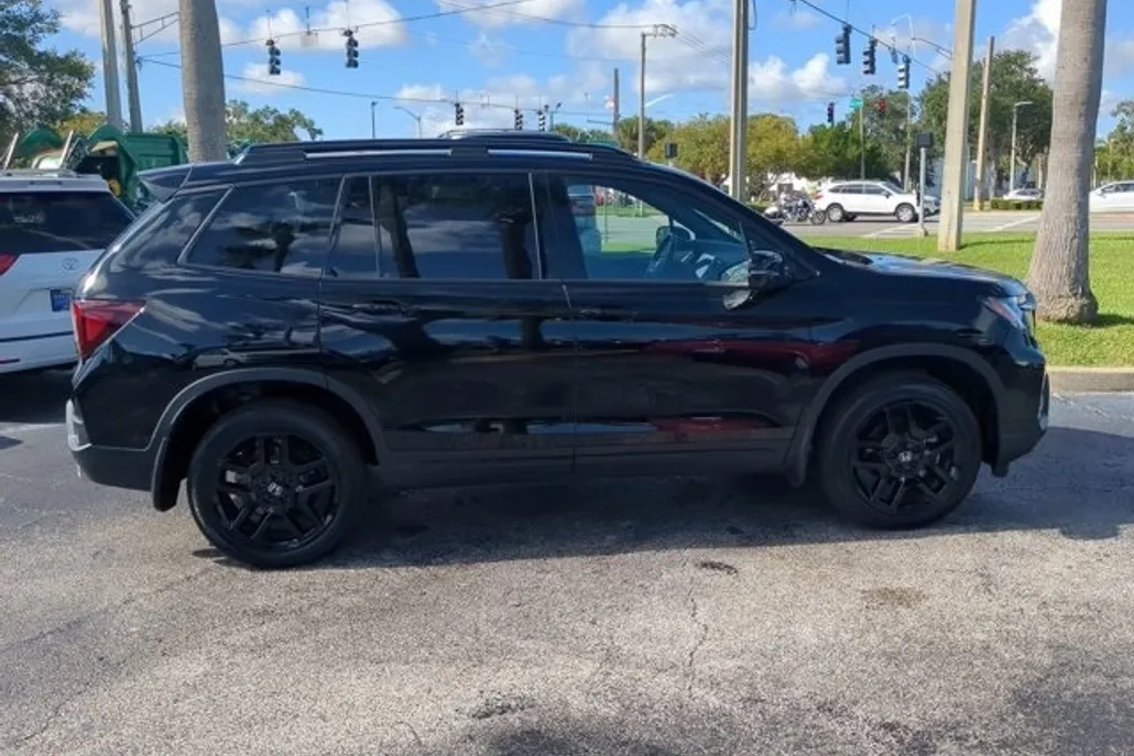 2025 Honda Passport Black Edition photo 1