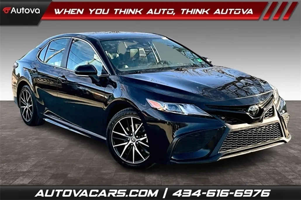 2023 Toyota Camry SE photo 1
