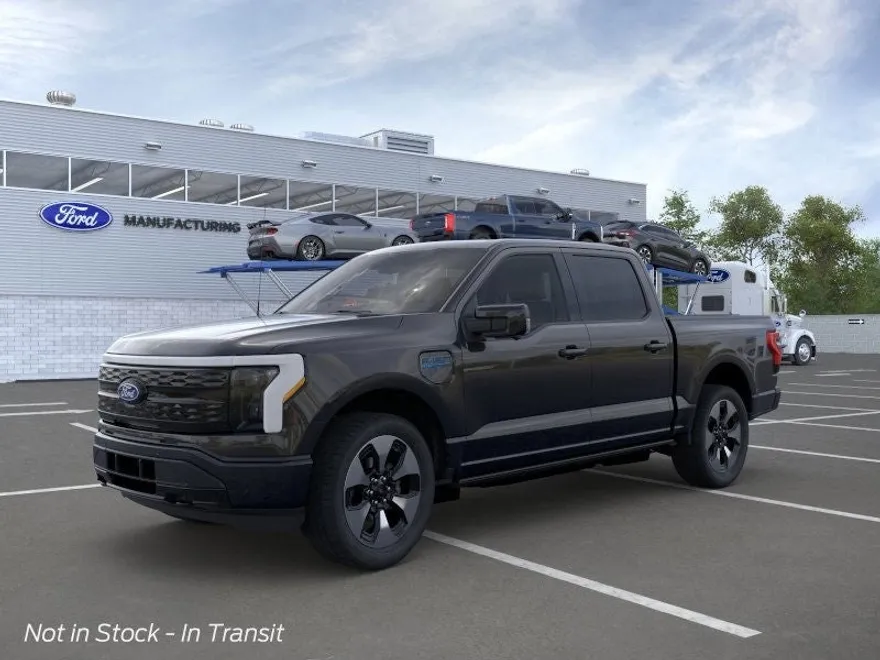 2025 Ford F-150 Lightning Platinum photo 1