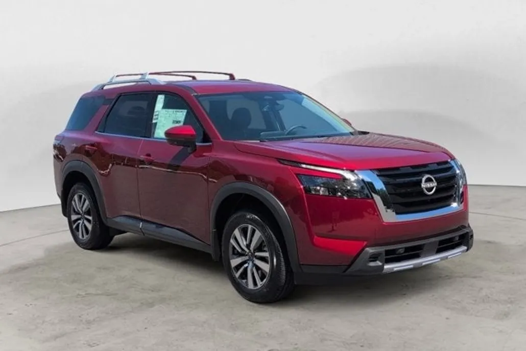 2025 Nissan Pathfinder SL photo 1