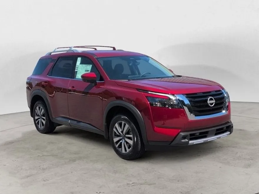 2025 Nissan Pathfinder SL photo 1
