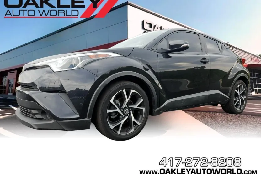 2018 Toyota C-HR XLE photo 1