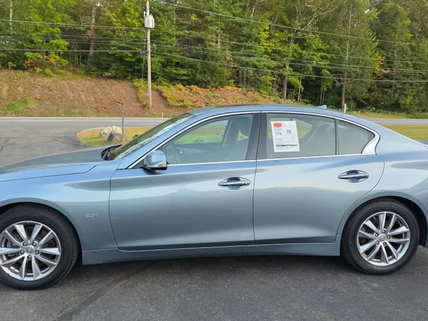 2016 Infiniti Q50 2.0t Premium photo 1
