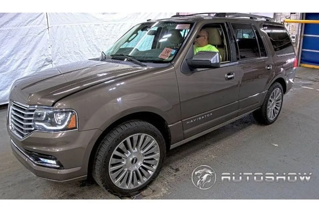 2016 Lincoln Navigator Reserve photo 1