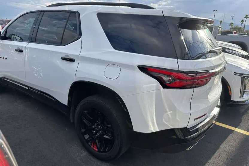 2022 Chevrolet Traverse Premier photo 1