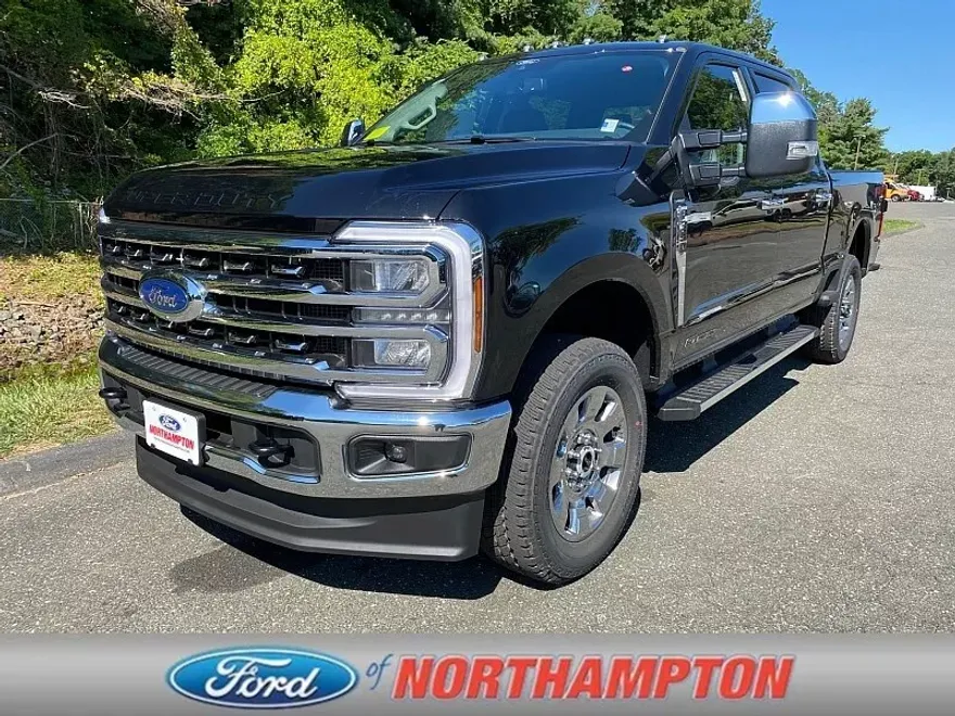 2026 Ford F-350 Lariat photo 1