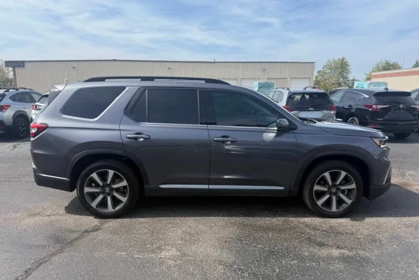 2025 Honda Pilot Elite photo 1